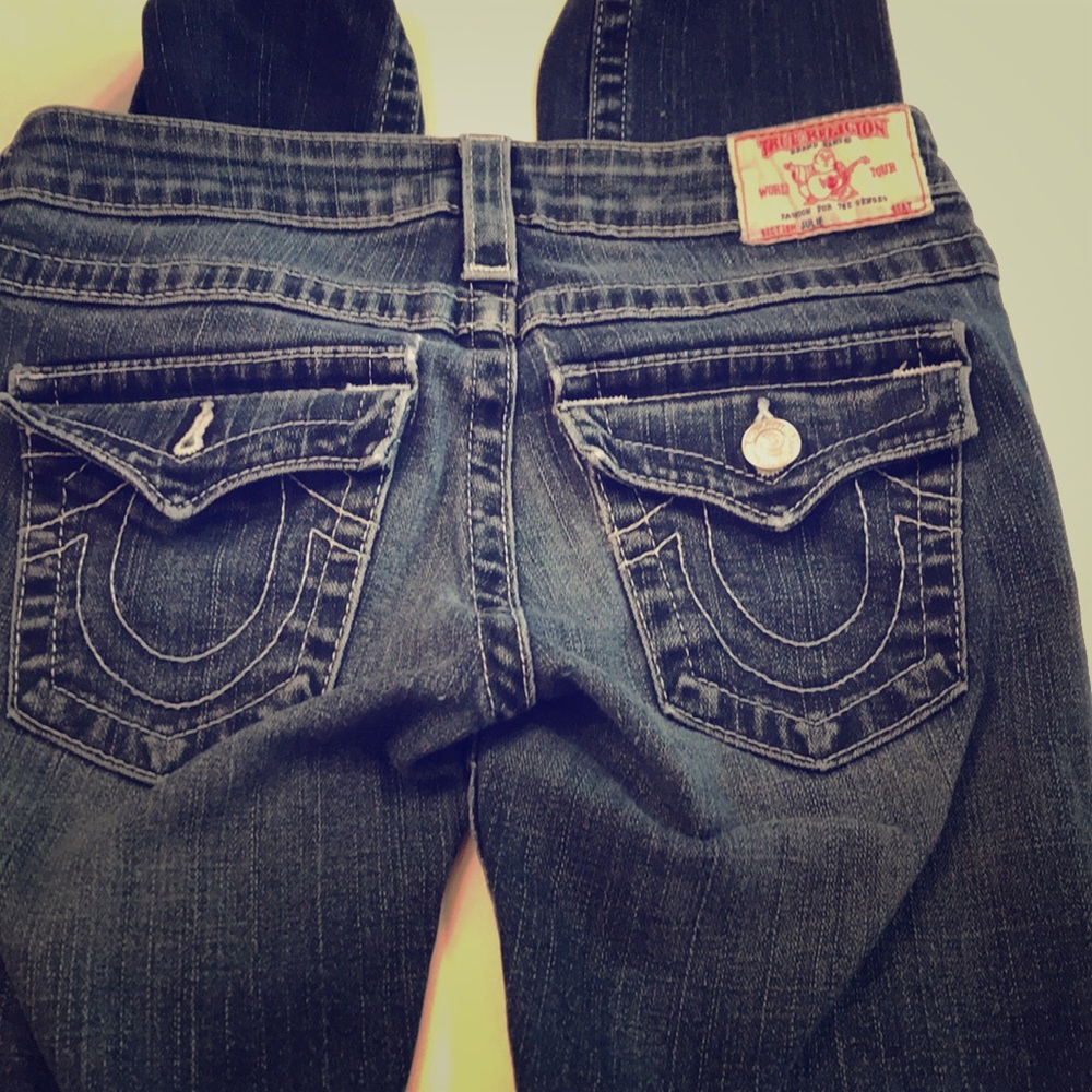 🌸True Religion blue jeans size 25!!!